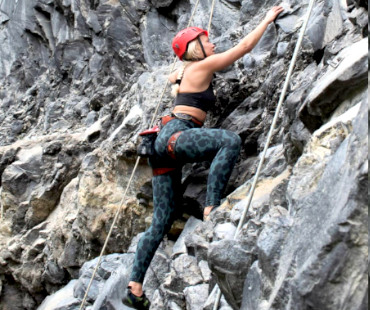 rock climbing banos