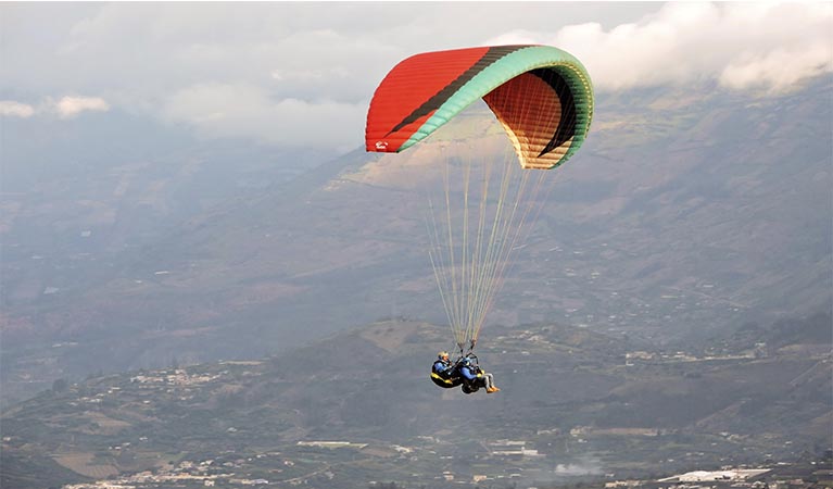 paragliding banos